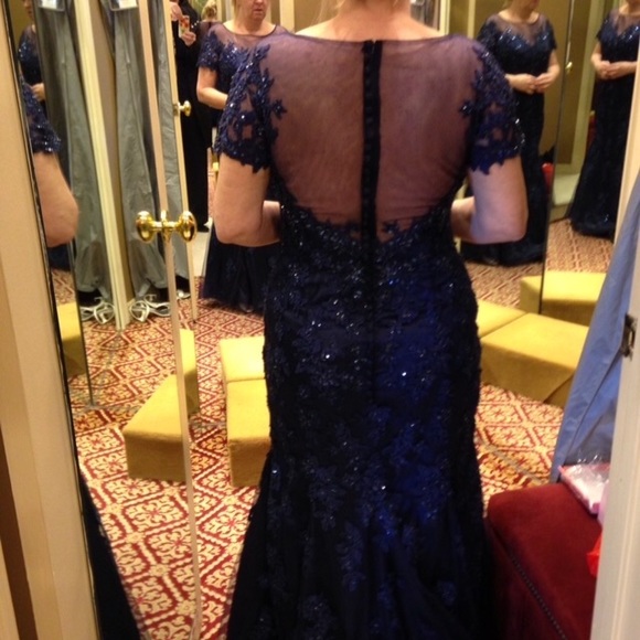 Mother of bride dress, worn a couple of hours.. - Picture 3 of 4